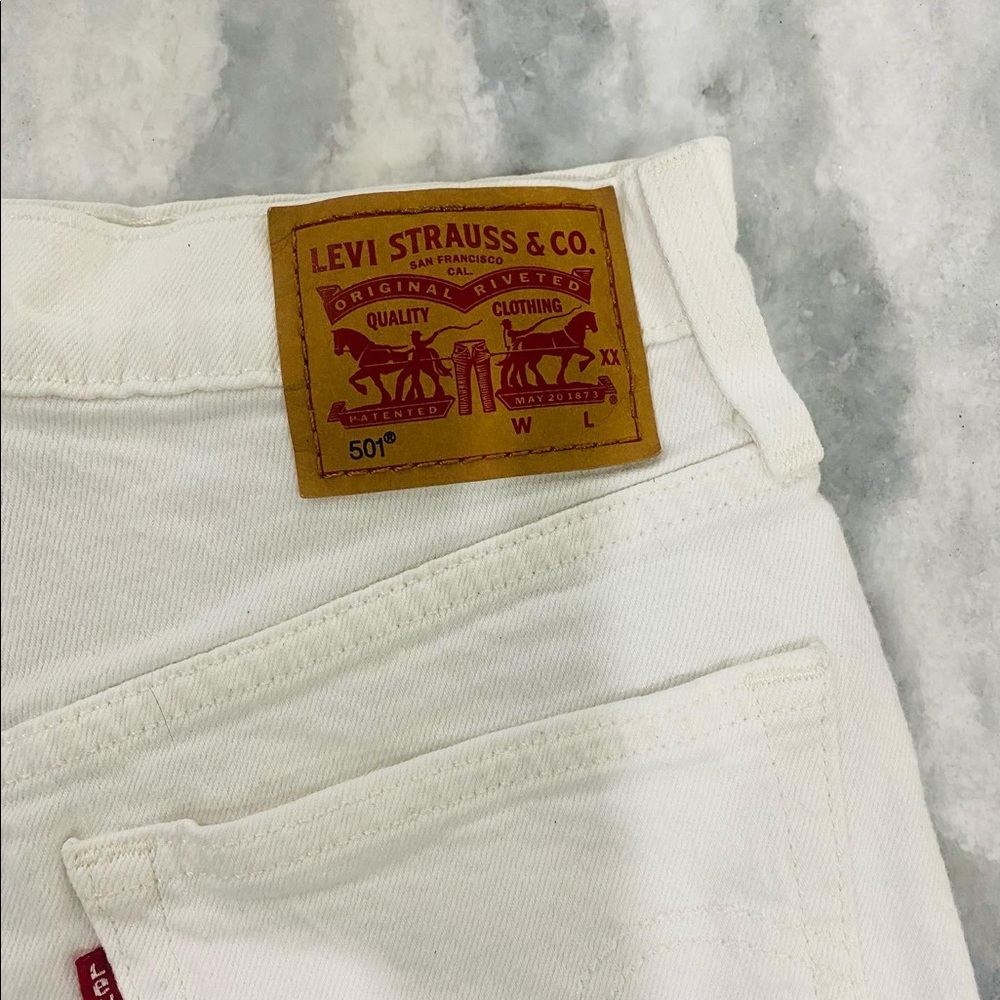 COPY - white levi’s 501 shorts